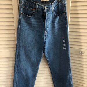Levi's Classic Blue Cropped Ankle Jeans NWT